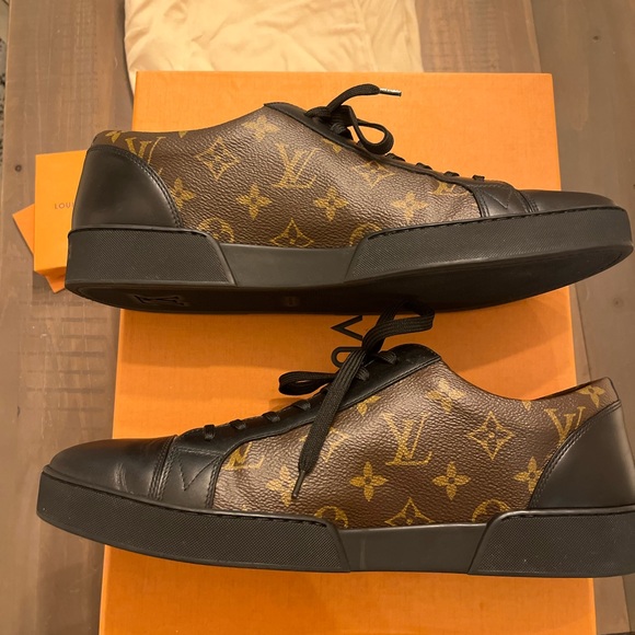 Louis Vuitton Monogram Men’s Sneakers Size 9.5 - Picture 1 of 8